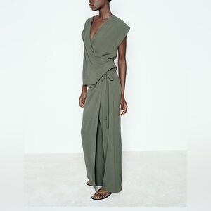 Zara suit 2 pieces  (top and pants) NWOT in olive 🫒 green